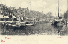 2574 Gezicht op de Vaartsche Rijn te Utrecht met links enkele huizen aan de Westerkade.